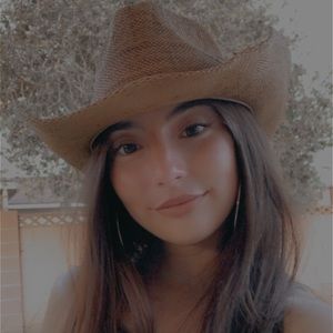 Meet your Posher, Lexy